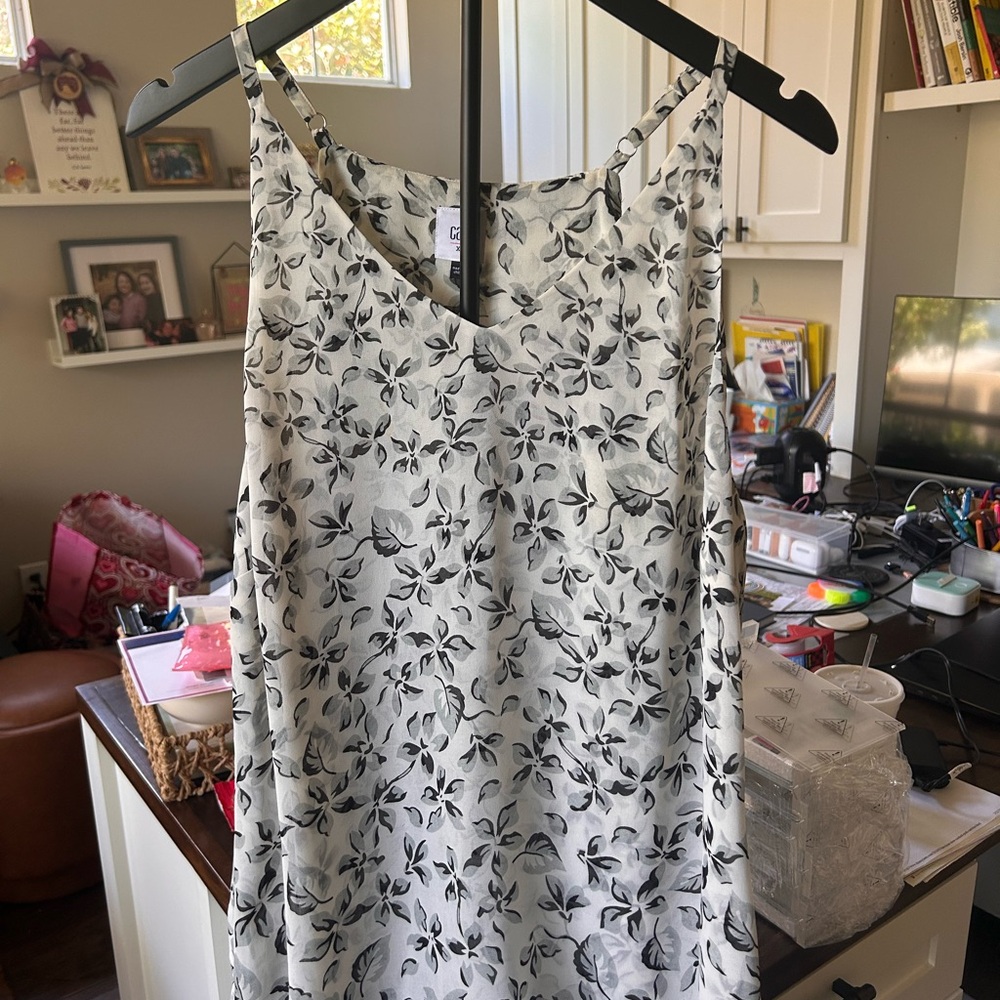 CAbi Black Floral Print Top